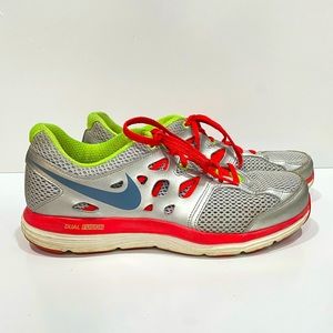 Women’s Nike Sneakers Size 8